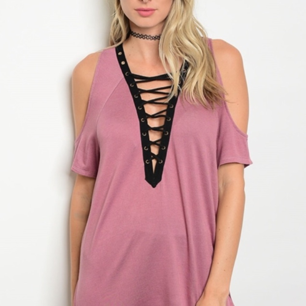 ๐1 SM LEFT๐ Cold Shoulder Mauve Lace Up Top - Picture 3 of 7